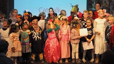 Kinderen op podium 10 oktober 2016 alopecia vereniging 30 jaar